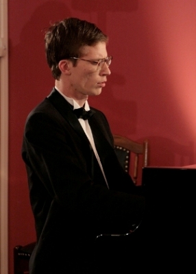 Пианист Павел Шатский